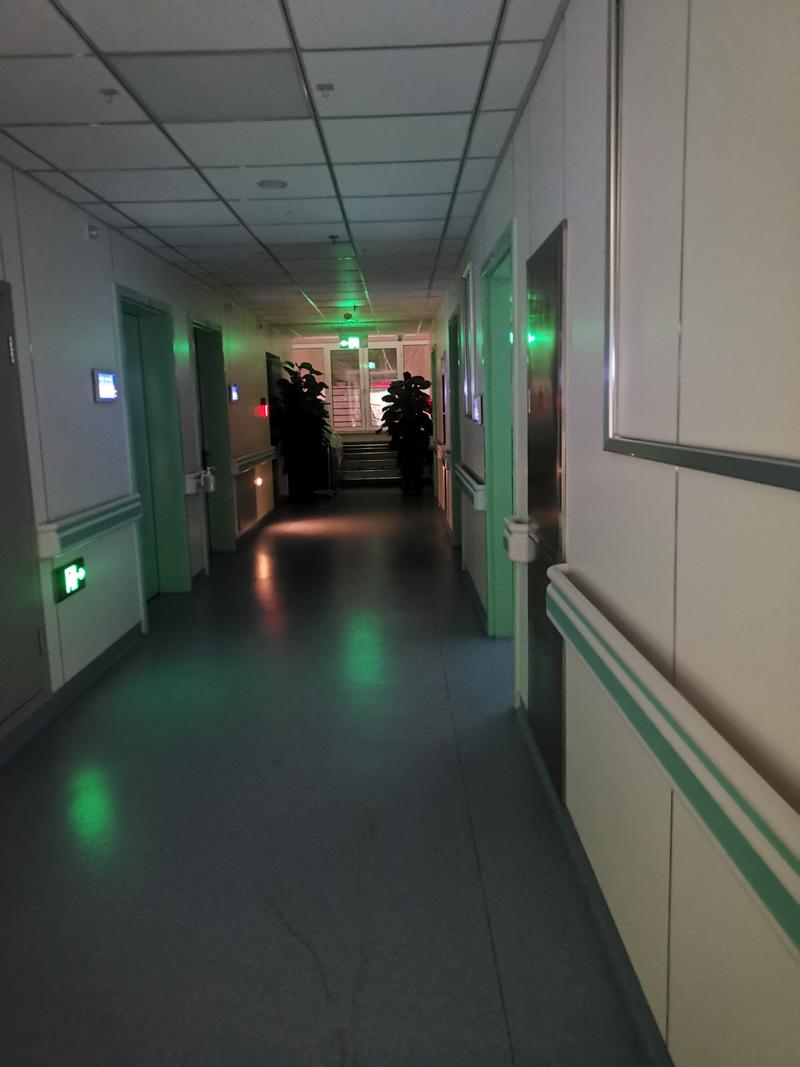 数锐24小时医保取现回收：深夜里的救命稻草